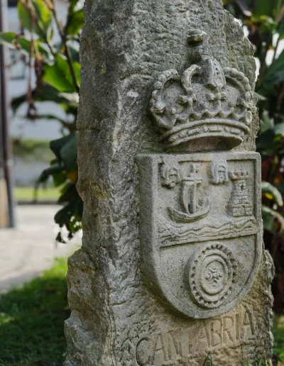 Piedra con grabado de Cantabria